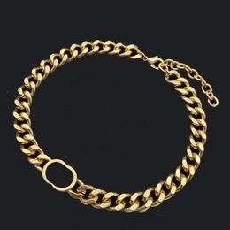 halsband smycken Ny designer halsband och armband Choker för unisex brevarmband Guldkedja Leverans Rostfritt stål Charm Halsband