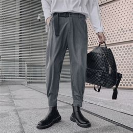 Мужские брюки Дизайн мужской брюки с ремнем весеннее лето вертикальные конические брюки с эластичной модой. Человек -брюк haremer 220922