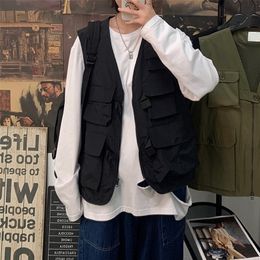 Men s Vests Mens Fashion Tooling Men Streetwear Cargo Hip Hop Sleeveless Jacket Gilet Military Multi Pocket Outdoors Coat 220926