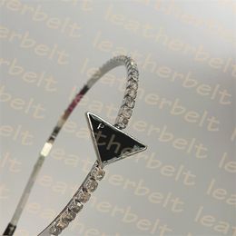 Women Metal Headband Luxury Crystal Hair Bands Designer Thin Headbands Triangle Badge Headdress