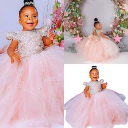 2022 Pink Flower Girls Dresses For Wedding Lovely Tulle Silver Crystal Beads Puffy Children Kids Party Communion Gowns Ball Gown Short Sleeeves Open Back With Bow