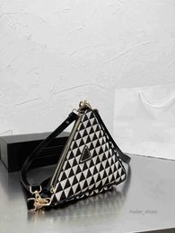 2022 Evening Bags Fall Triangle Designer Handbags Fashion and Versatile Underarm Bags Crossbody Shoulder Zippers Twocolor stitching