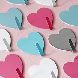 Cute Heart-shaped Creative Metal Strong Adhesive Paste Wall Bearing Kitchen Seamless Heart Hook Dream JNB15767