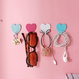Cute Heart-shaped Creative Metal Strong Adhesive Paste Wall Bearing Kitchen Seamless Heart Hook Dream BBB15844