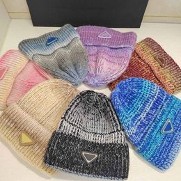 Fashion Winter Knitted Hat Designer Warm Skull Caps for Man Woman 7 Stitching Colours