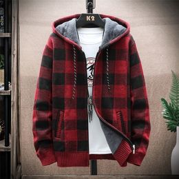 Men's Sweaters Autumn Korean Hooded Men's Sweater with Thick and Velvet Men's Cardigan Knitted Sweater Coat Grid Jacket Male M-4XL 8668 220926