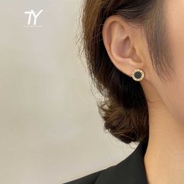 inspiration unique styling Classic steel Black Roman Numeral Earrings For Woman Fashion Jewellery Girl's Simple Luxury Ear Accessories