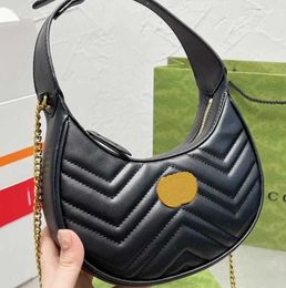 Premium quality Underarm Bag Classic Leather Designer handbag Ladies chain shoulder Baguette fashion bags 20cm With