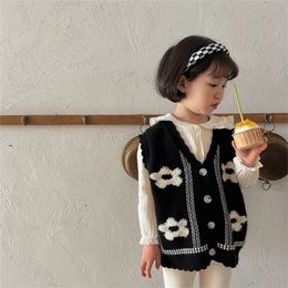 Waistcoat Spring Girls Knit Cardigan Vest Fashion Children Girls Flower Knitted Vest Jacket Kids Baby V-neck Sweater 220927