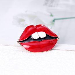 Sexy Lady Red Lip Brooch Pin Business Suit Tops Formal Dress Corsage Brooches for Women Gift Fashion Jewelry