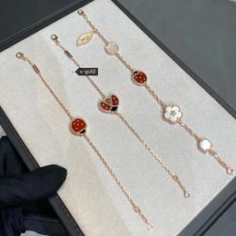 2024 Designer Van Clover Armbänder Charm Armbänder Damen 4/Vierblättriges Kleeblatt Rosegold Marienkäfer Luxusschmuck mit Box