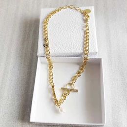 18K Gold Chain Designer Halsband Choker för kvinna Fashion Design Halsband Pearl Gem Chains Högkvalitativa trendsmycken Tillförselarmband