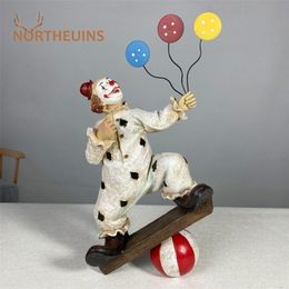 Decorative Objects Figurines NORTHEUINS Resin Poker Clown Statue Circus Buffoon Magic Joker Doll Home Living Room Desktop Decor Children's Gifts 220928