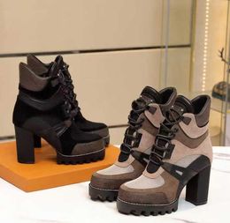 Tasarımcı botları gerçek deri kadın botları klasik chelsea bot ayak bileği sıradan platform ayakkabıları jacquard tekstil up Martin botları kutu no013 ile