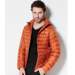 Piumino da uomo Parka Giacche da anatra bianca Cappotto con cappuccio portatile Inverno ultraleggero per caldo antivento 5XL 6XL 220928