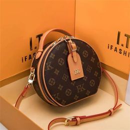 2022 Women Luxurys Circle Crossbody Bag Designers Round Handbags Purse Old Flower Brown Genuine Leather Shoulder Bag Wallet Clutch