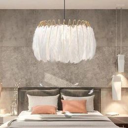 Pendant Lamps Modern Feather Chandelier Lamp Minimalist Creative Warm Romantic Girl Bedroom Lighting Nordic Moon
