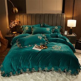 Bedding sets Winter Warm Fleece Fabric Gold Luxury Embroidery Crystal Velvet Set Flannel Double Duvet Cover Bed Linen Pillowcases 220929