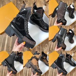 Desginer Laureate Stiefel Martin -Knöchelstiefel High Heeled Brand Fashion Schuhe Leder grob Ferse Wüstenstiefel Zipper Buchstaben Schnüre oben mit Kasten