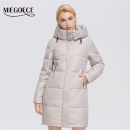 Womens Down Parkas MIEGOFCE Winter Women Midlength Coat Hooded Design To Keep Warm And Windproof Parka Zipper Loose Ladies Jackets D21647 220929