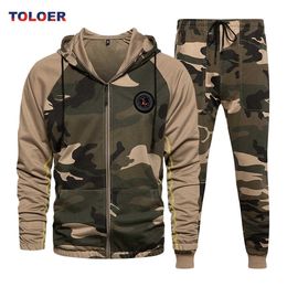 Men's Tracksuits Two Piece Men's Camo Suit Sportswear Tracksuit Men Hooded Sweatshirtpants Pullover Hoodie Male Camouflage Joggers Winter Sets G220928