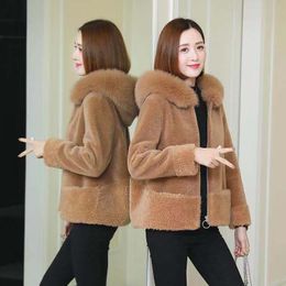 Women Plus Size winter Coats Imitation fox fur collar particle plush Casual fashion leisure street long sleeves loose Outerwear multicolor short jacket