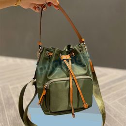Fashion Designer Shoulder Bags Women Popular Classic Style Buket Bag Temperament Handbag Casual Totes Luxury Wallets 3 Colors