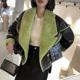 Women's Fur XFPV 2022 Autumn Winter Arrivals Long Sleeve Splicing Faux PU Leather Green Lapel Lamb Wool Jacket Coat Top Female SM1491