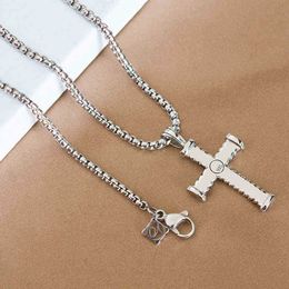 Designer Strands Classic Necklaces Cross Womens Pendants Necklace Style Jewellery Diamond Pendant Vintage Chain Men Hip Hop