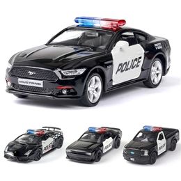 Diecast Model car 1/36 Alloy Car s Challenger 2 Doors Opened With Pull Back Function Metal Sports For Children Toys 220930