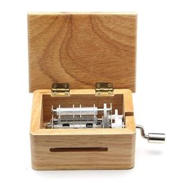 Decorative Objects Figurines 15 Tone Hand Music Box With 10 Paper Tape Puncher Wooden And Sports Gift Shake 220930