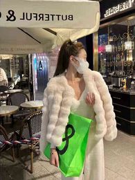 New Popular Women's Faux Fur Solid Color Short Warm Coat O-neck Furry Fur OL Outwear Long Sleeve Black -white T220810