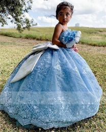 Lovely Light Blue Flower Girls Dresses For Weddings Spaghetti Straps Lace Appliques Tulle Sleeveless Big Sier Bow Princess Kids Birthday Girl Pageant Gowns 403