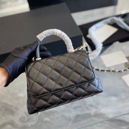 Lüks Tasarımcı Kadın Havyar Deri Mini Top CO Tutma Çantalar Altın Metal Donanım Matelasse Zincir Crossbody Crossbody Omuz Tesek Tavaları Tasarımcı Çantalar 20cm F/W