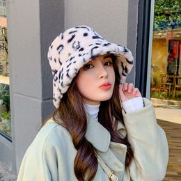 1PC Women Girl Winter Bucket Hat Cow Leopard Faux Fur Warm Soft Velvet Casual Lady Outdoor Sunscreen Fisherman Panama Sun Cap Y220818