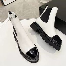 2022 Spring leather Ankle Chelsea boots thick sole black white mixed round toes Flat Martin booties women top quality Knight boots luxury designer low heel half boot