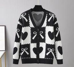 22GG Designer Pink Heart Knit Cardigans Sweater Women V Neck Loose Elegaht Pull Femme Casual Coat