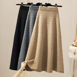 Elastic High Waist Knitted Skirt Women Autumn And Winter Fashion Plaid Solid Colour Aline Bag Hip Long Skirt 220818