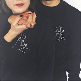 High Quality Sweashirt Men Women Couple Hoodies Spring Autumn Black Graphic Lover's Interlocking Fingers Hand Print Pullovers 220817