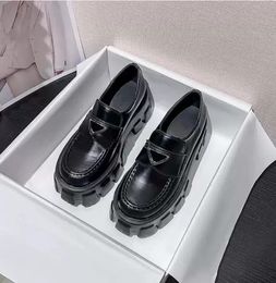 2022 Komfort Monolith gebürstetes Leder Loafer Schuhe Sliper auf Frauen Oxford klobige Gummi Luxus Mode Lug Sohle Platfrom Walking Party Hochzeit