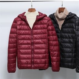 Mulheres Ultralight Fin Down Jacket Spring Autumn Duck White Capuz Jackets Warm Winter Coat Parka feminino portátil Outwear 220819