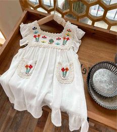 Girls Summer Dress Cute Flower Embroidery Flying Sleeve Princess Dresses 3-6 Years Children Beige Casual Clothes Girls Costume Y220819