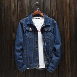 Modelli primavera-autunno da uomo Giacca di jeans di grandi dimensioni Versione coreana del cappotto di jeans casual alla moda semplice tendenza sottile 220819