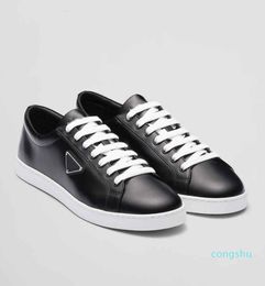 Nice Fashion Brushed Leather Sneakers Shoes Men Skateboard Walking Rubber Sole Sports Enameled Metal Triangle Comfort Trainers EU38-46