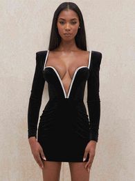 Mozision Long Sleeve Sexy Deep V Neck Wired Diamante Crystal Padded Should Bodycon Outfits Women Winter Velvet Party Dress T220819