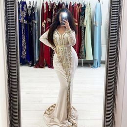 Moroccan Evening Elegant Dresses With Kaftan Gold Lace Appliques Crystals Beaded Long Sleeve Muslim Formal Prom Gowns V-Neck Turkey Arabic Celebrity Party Dress