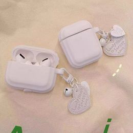 earphones colour UK - Fashions designers ear case for AirPods 1 23 Pro Headset Accessories Solid Colour Heart Pendant Valentine's Day Gift Icon pattern high quality material trend nice