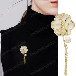 Fashion Retro Fans Shape Metal Brooch Women Chinese Style Imitation Pearls Brooch With Tassel