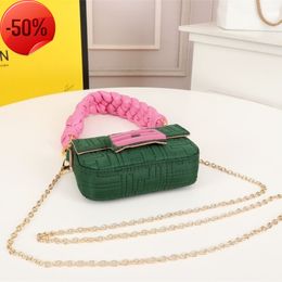 Designer Bags Net Red Little Book Anna's Same Colour Contrast Woven Handle One Shoulder Portable Armpit Mobile Phone 2022 Newtote evening clutches Factory