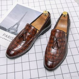 New Luxury Designer Crocodile Pattern Tassels Leather Shoes For Men Formal Wedding Prom Dress Homecoming Sapatos Tenis Masculino